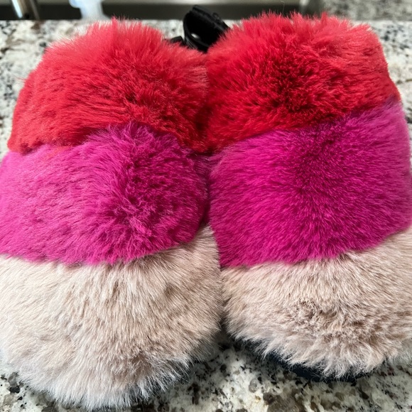 Michael Michael Kors Elsie faux-fur slippers -Pinks & Red - Picture 1 of 5